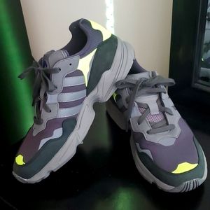 Adidas men's Torsion sneaker 9.5